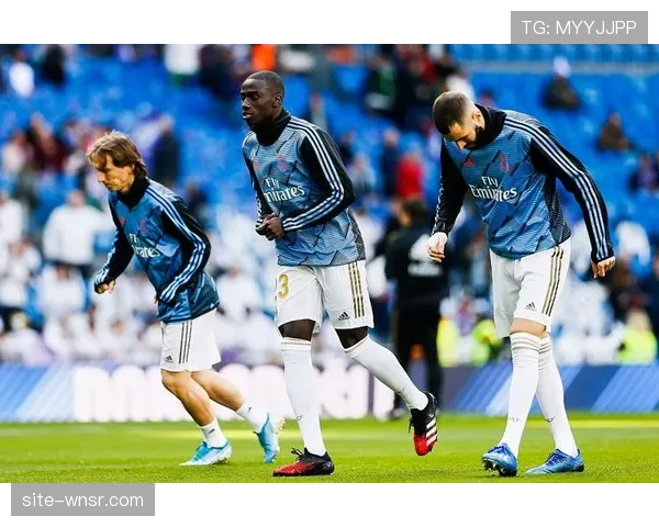 伊劳拉重兵囤积中路限制出球 针对性冲击卡塞米罗身后区域